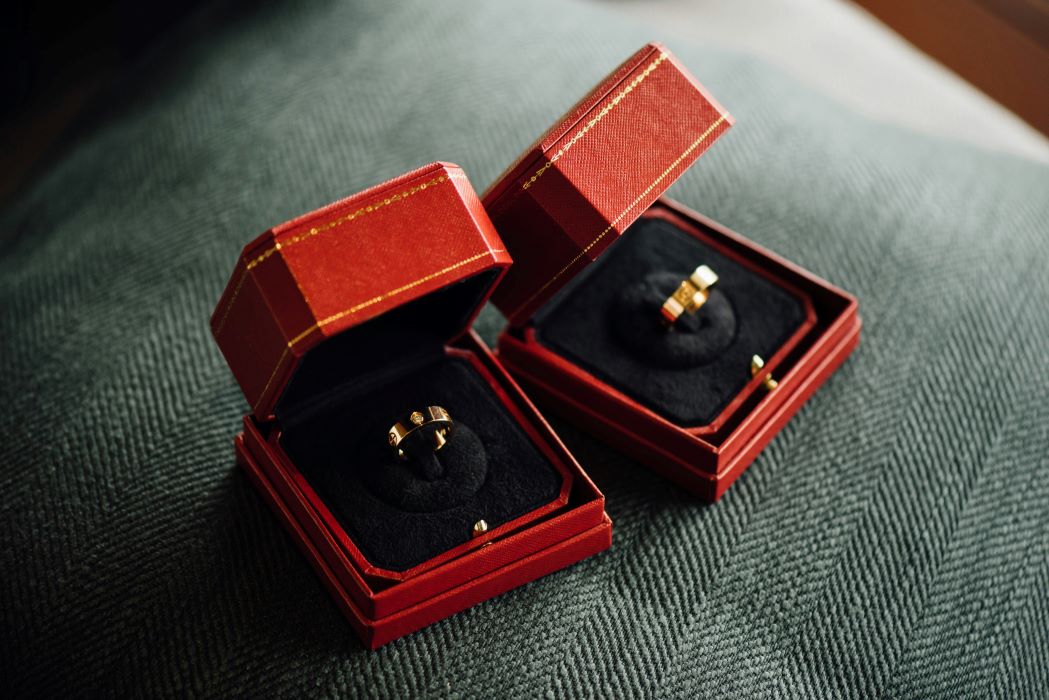 Personalized Jewelry Packaging for a Unique Experience.jpg
